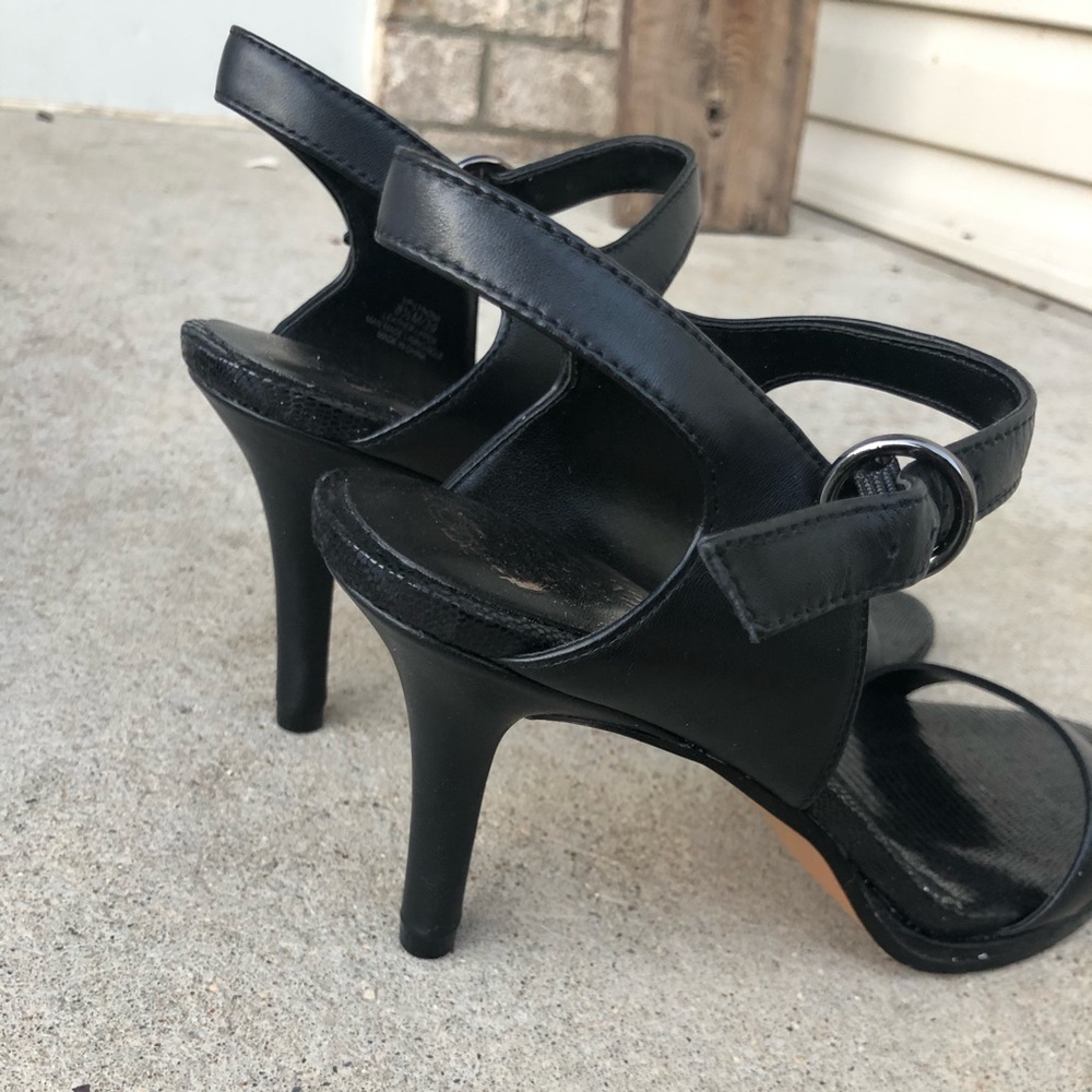 New Vince camuto black heels size 8 & 8.5 - Picture 2 of 7